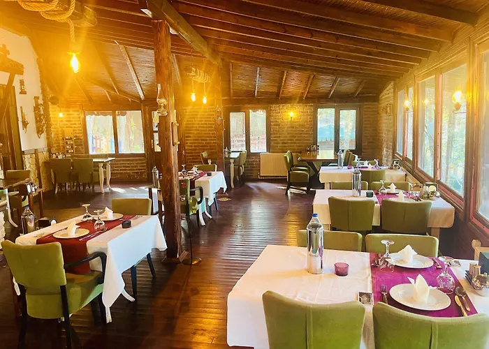 מלון Orman Evleri Forest 2*